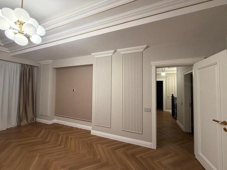 Penthouse cu 5 camere decomandat în 13 Septembrie