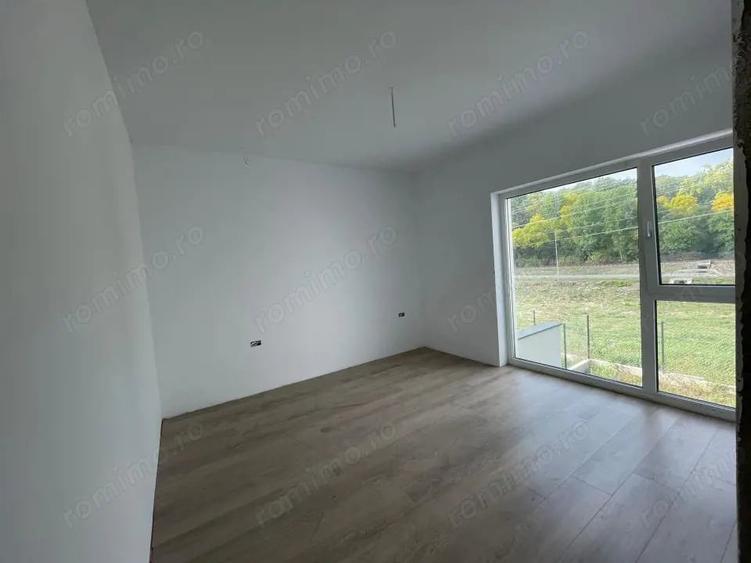 Casă cu 3 camere cu Teren 240 Mp în Giarmata