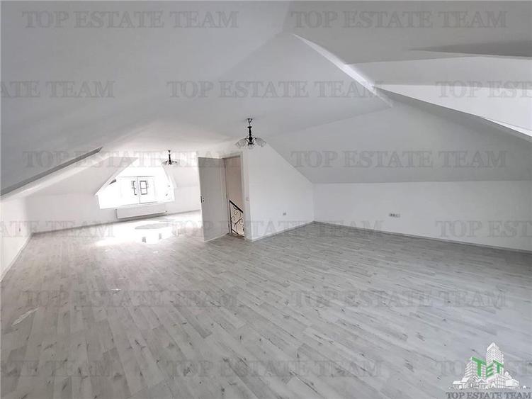 Casă individuală cu 7 camere cu Canalizare în Crevedia
