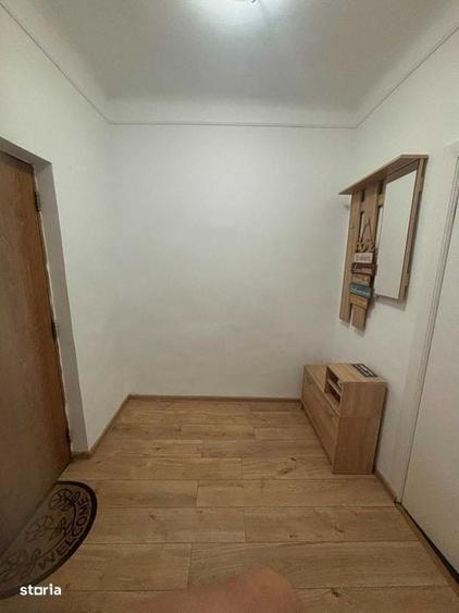 Apartament cu 3 camere semidecomandat în Romană