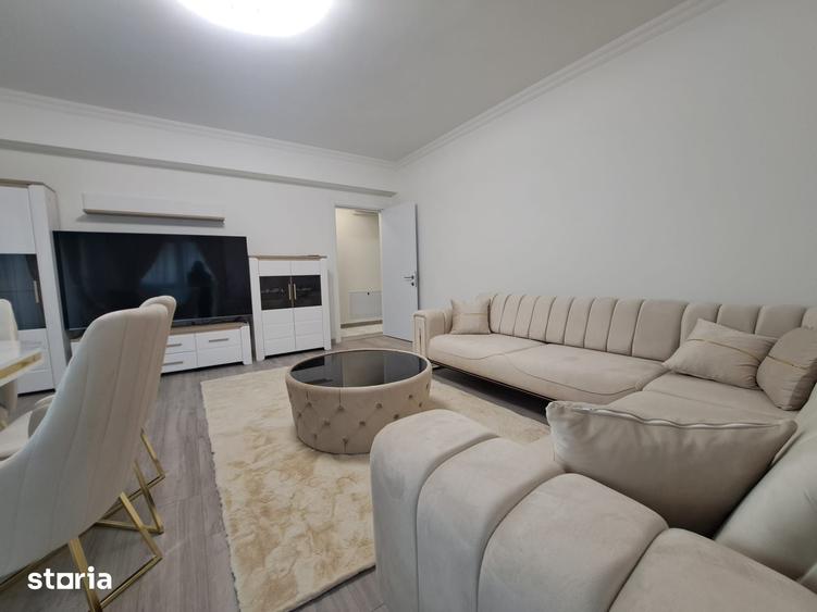 Apartament cu 3 camere decomandat în Energia