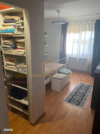 Apartament cu 3 camere decomandat în Recea