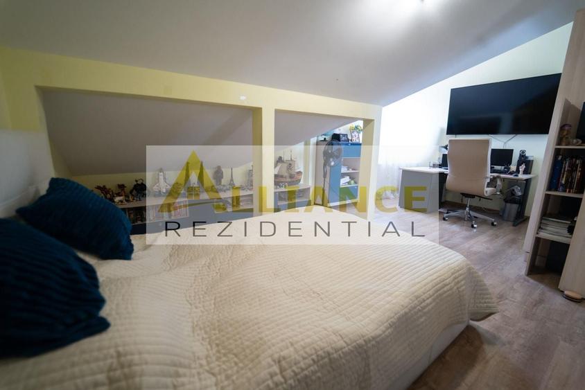 Casă individuală cu 4 camere cu Canalizare în Central