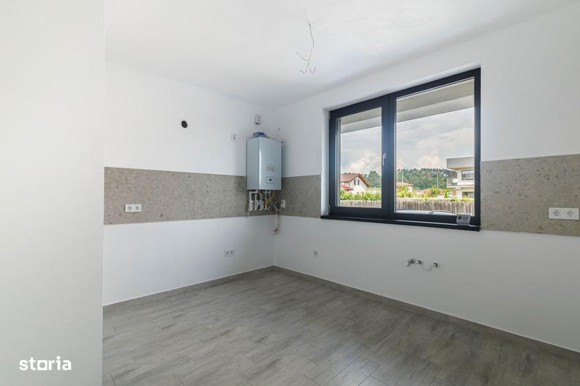 Casă cu 3 camere în Sânpetru