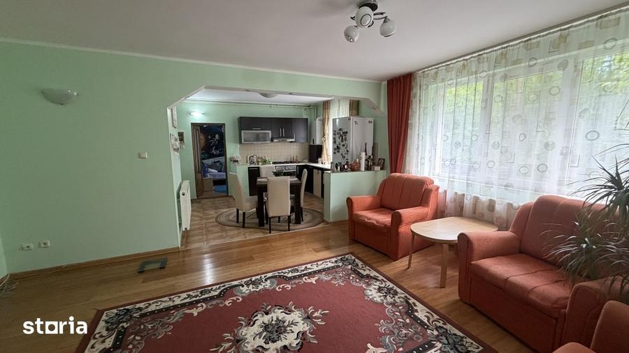 Apartament cu 3 camere semidecomandat în Central