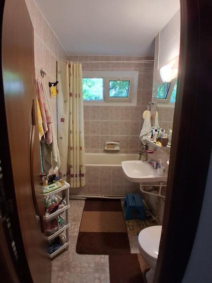 Apartament cu 2 camere semidecomandat în Podu Roș