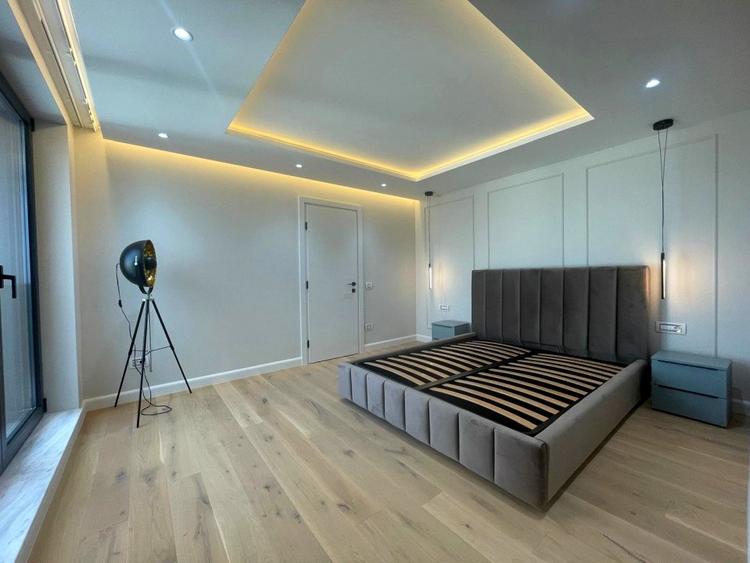 Apartament cu 3 camere semidecomandat, mobilat în Bună Ziua