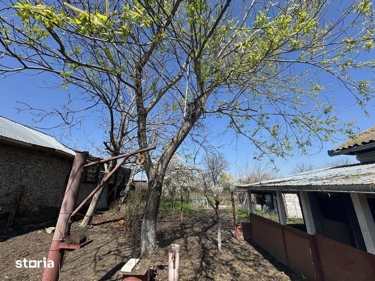 Casă cu 4 camere cu Teren 1370 Mp în Slobozia