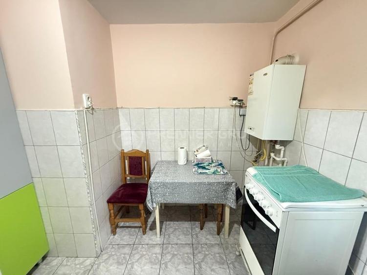 Apartament cu 2 camere în Podu Roș