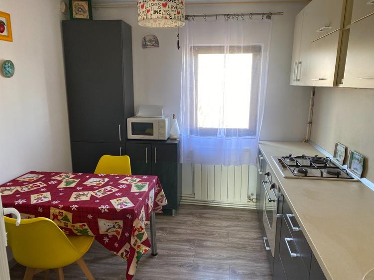 Apartament cu 3 camere decomandat, mobilat în Inel I