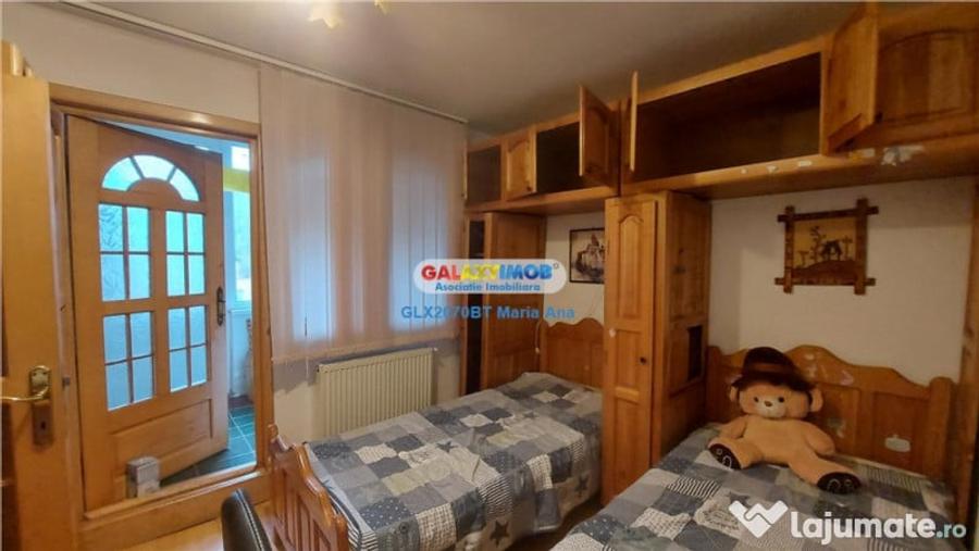 Apartament cu 3 camere decomandat în Central