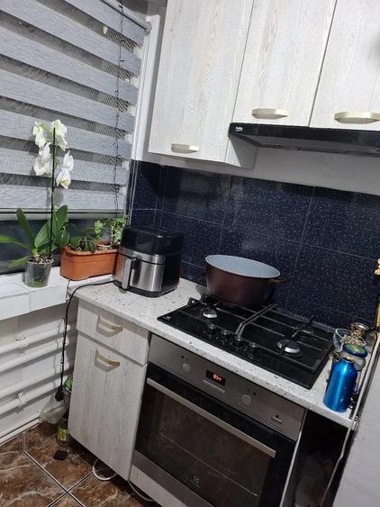 Apartament cu 2 camere decomandat, mobilat în Ostroveni