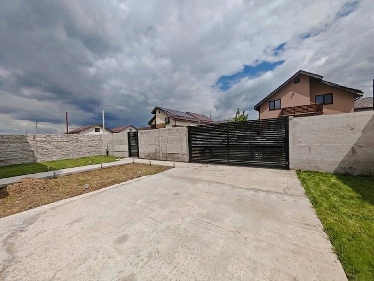 Casă cu Teren 470 Mp în Șimnicu de Sus