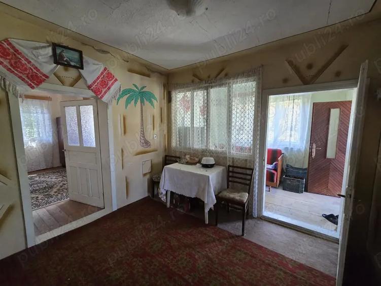 Casă cu 3 camere în Peceiu