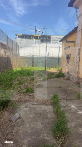 Casă cu 3 camere cu Teren 450 Mp în Central