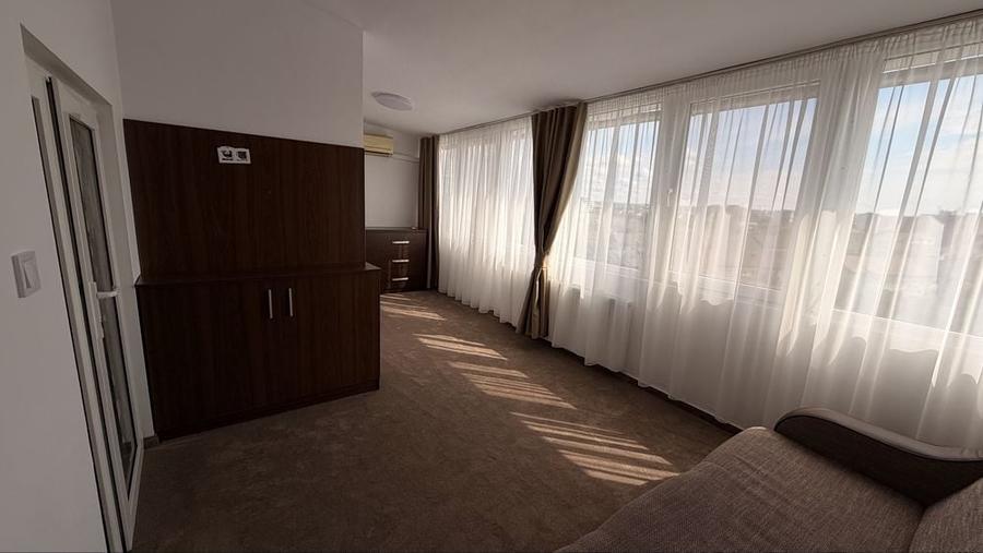 Apartament cu 3 camere decomandat în Rogerius