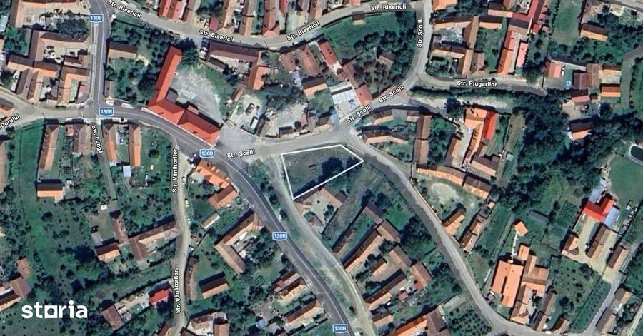 Teren de 980 mp, în Părău