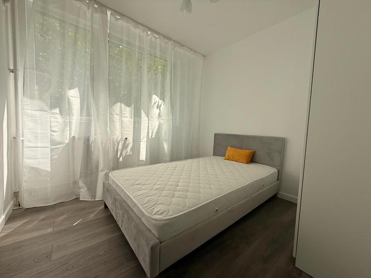 Apartament cu 4 camere semidecomandat, mobilat în Drumul Taberei