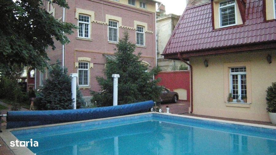 Casă cu 5 camere cu Canalizare în Ultracentral