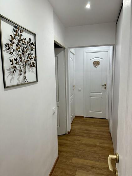 Apartament cu 3 camere decomandat în Stana