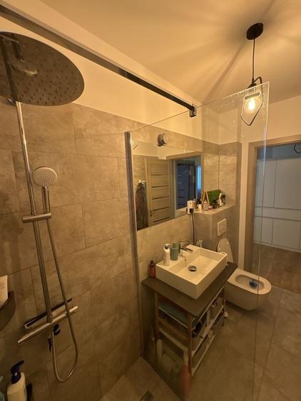 Apartament cu 2 camere semidecomandat în Florești