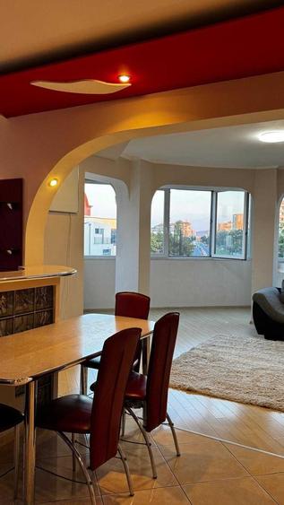 Apartament cu 3 camere decomandat în Nufărul