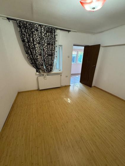 Casă individuală cu 3 camere cu Canalizare în Brătianu