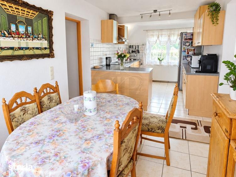 Casă cu 7 camere cu Teren 1500 Mp în Sâncel