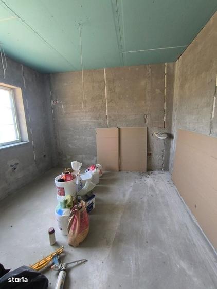 Casă cu 4 camere cu Teren 375 Mp în Valea Ursului