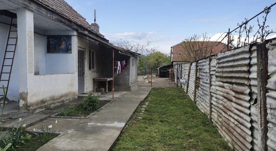 Casă cu 3 camere în Central