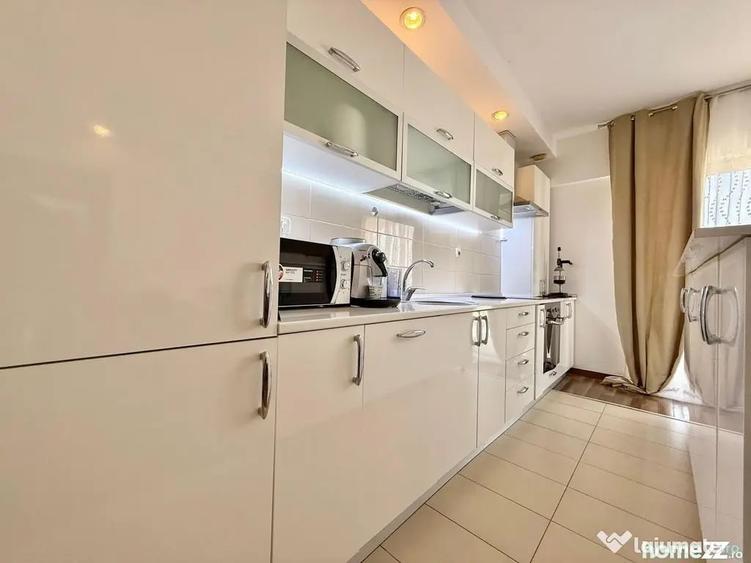 Apartament cu 3 camere semidecomandat în Ștefăneștii de Jos