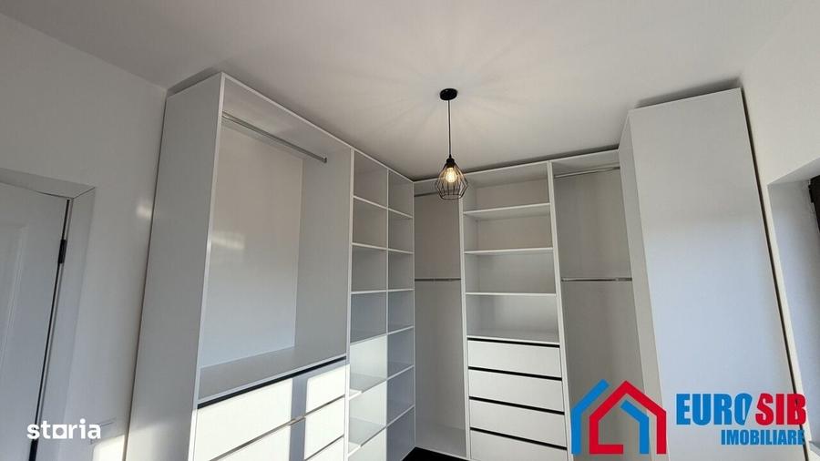 Casă cu 4 camere cu Teren 240 Mp în Central