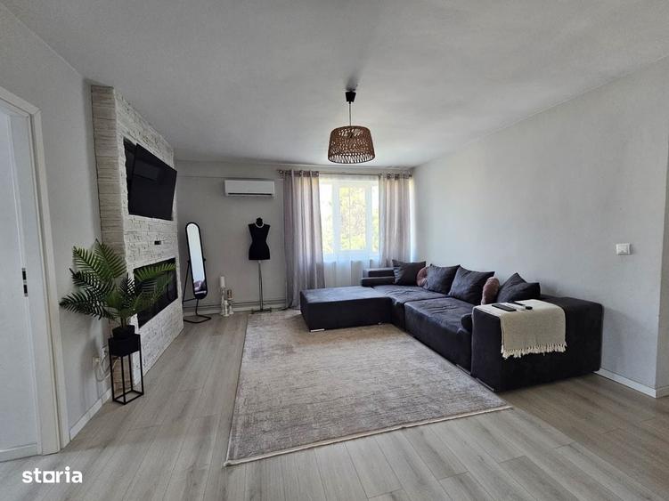De vanzare apartament cu 4 camere Centru, Str. Mileniului - 7