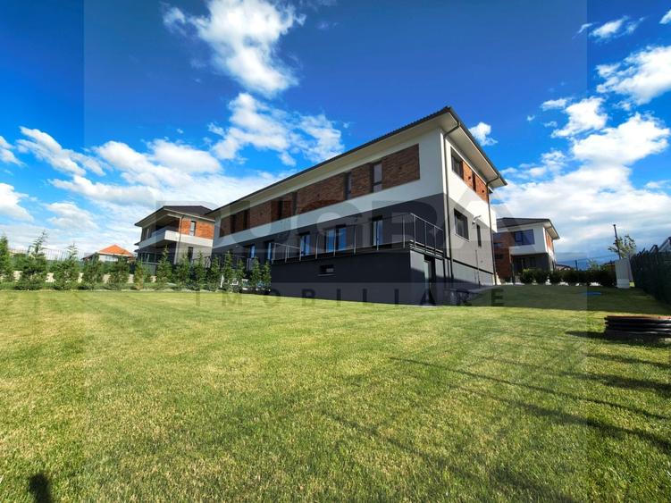 Casă individuală cu 4 camere cu Canalizare în Dezmir