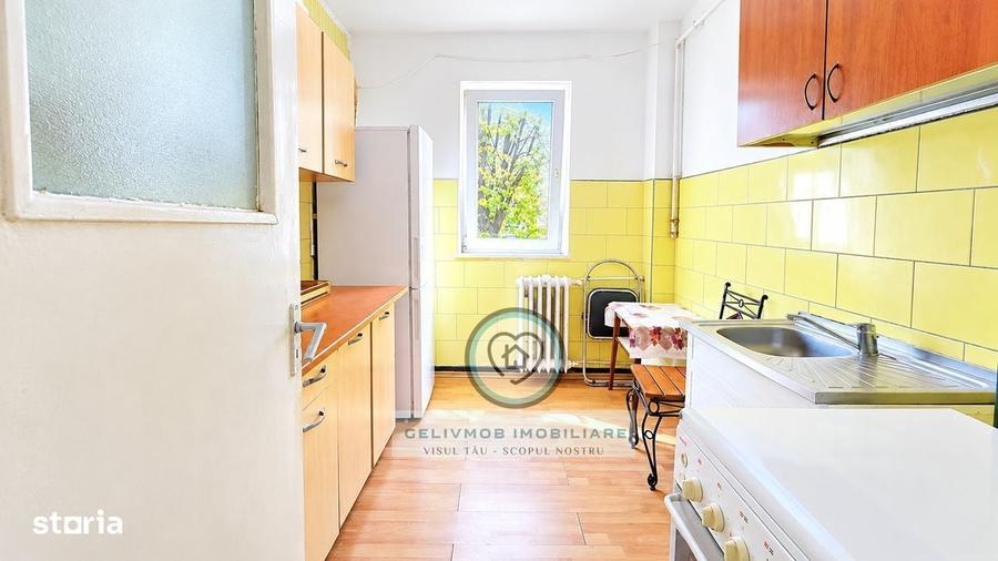Apartament cu 3 camere semidecomandat în Nord