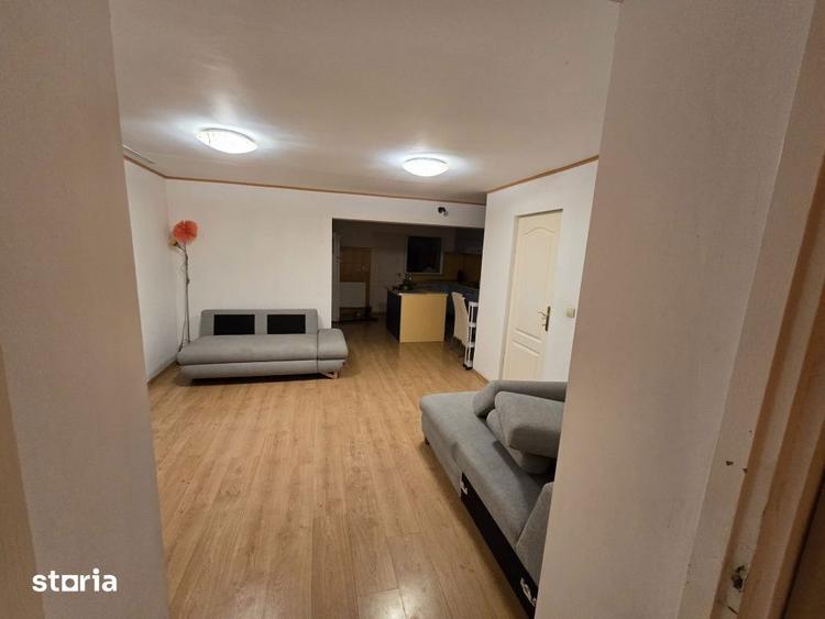 Casă cu 5 camere cu Canalizare în Dâmbul Rotund
