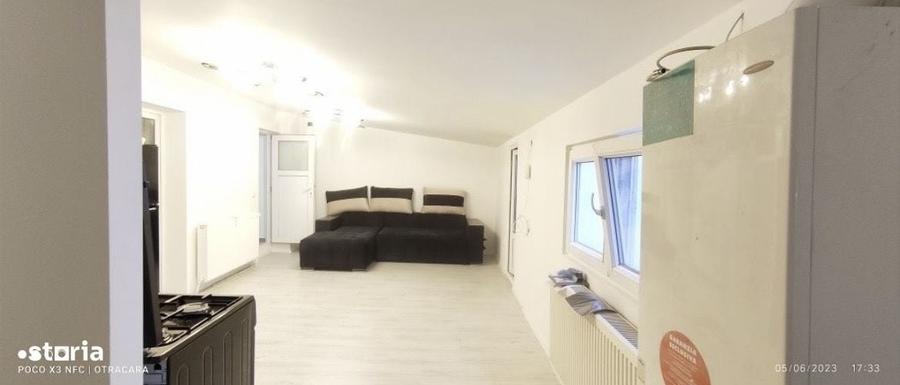 Casă cu 3 camere în Lacul Tei
