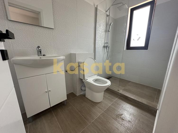 Casă individuală cu 4 camere cu Canalizare în Domnești