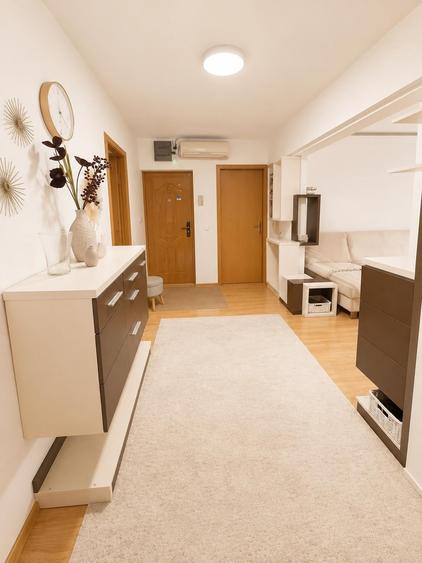 Apartament cu 4 camere decomandat în Central