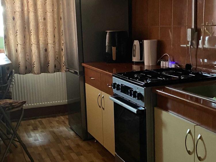 Garsonieră decomandată în Decebal