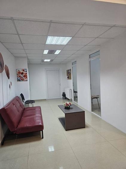 Apartament cu 4 camere decomandat în