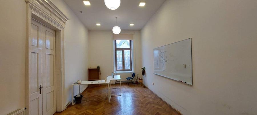 Birou, de 360 mp, în Ultracentral
