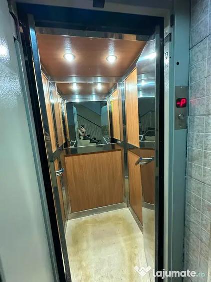 Apartament cu 3 camere decomandat în Tineretului