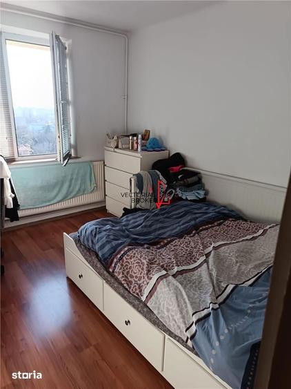 Apartament cu 3 camere decomandat în Tei
