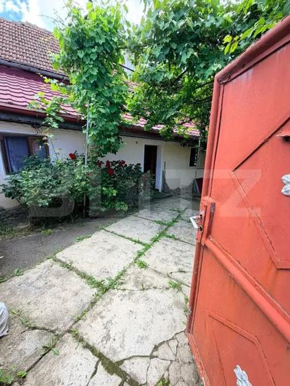 Casă cu 4 camere cu Teren 893 Mp în Șercăița