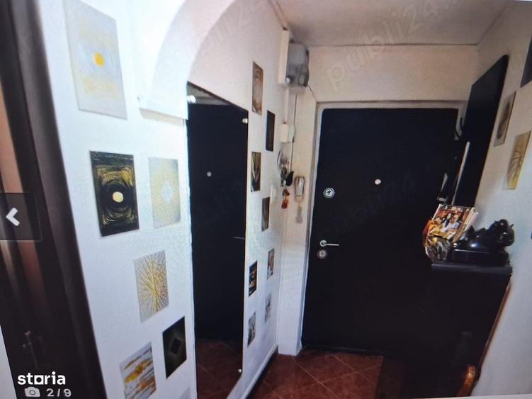 Apartament cu 2 camere semidecomandat în Teiul Doamnei