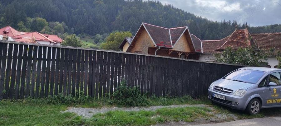Casă cu 6 camere în Rucăr