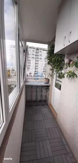 Apartament cu 3 camere decomandat în Valea Oltului
