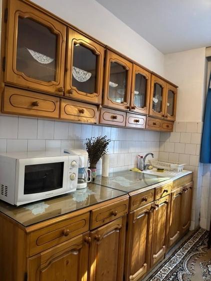 Apartament cu 2 camere semidecomandat, mobilat în Central