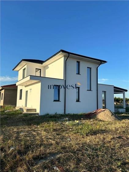 Casă individuală cu 4 camere cu Teren 700 Mp în Păulești